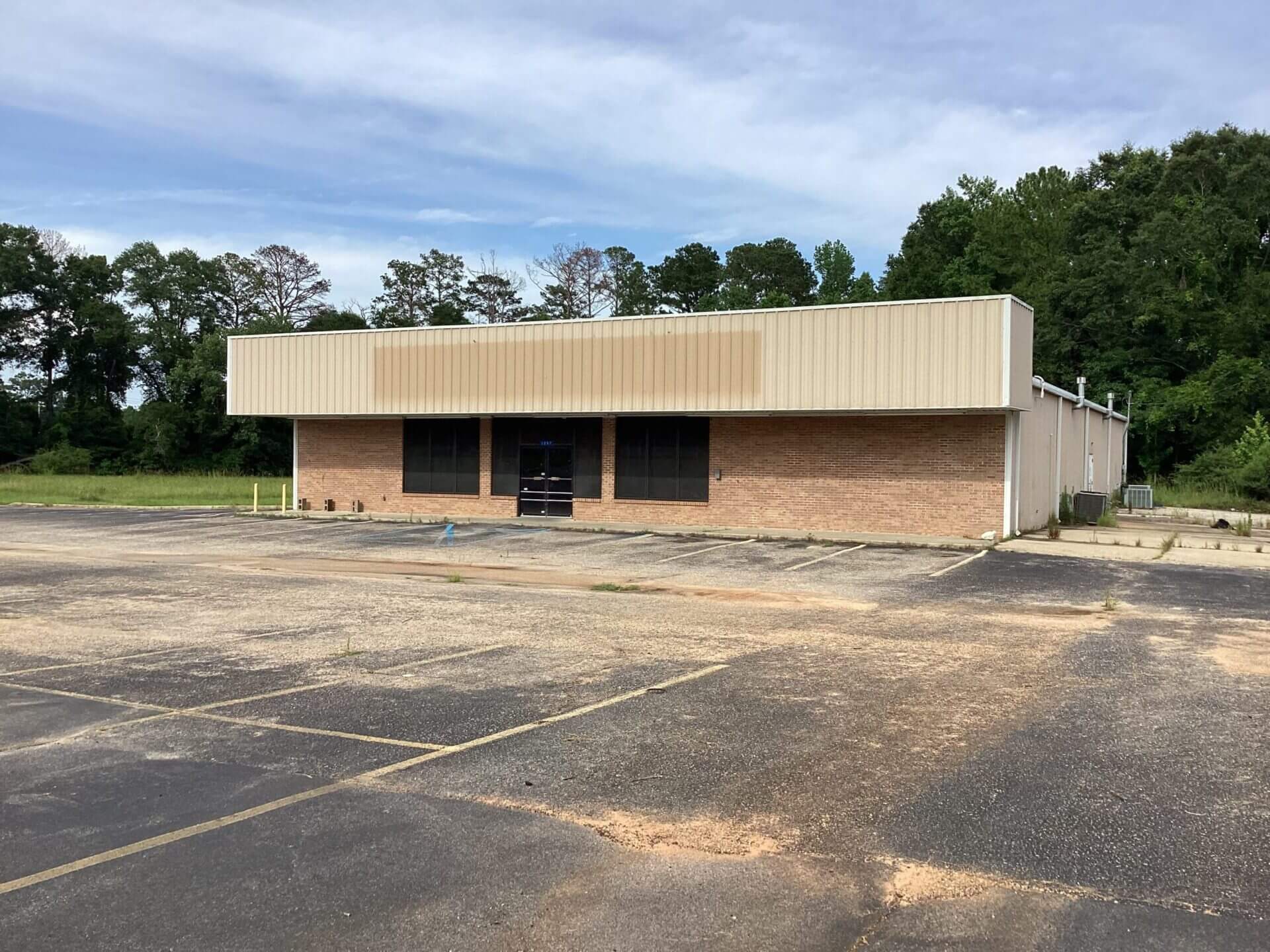WISE COMMERCIAL BUILDING LUVERNE, ALABAMA Butler Land & Timber Co